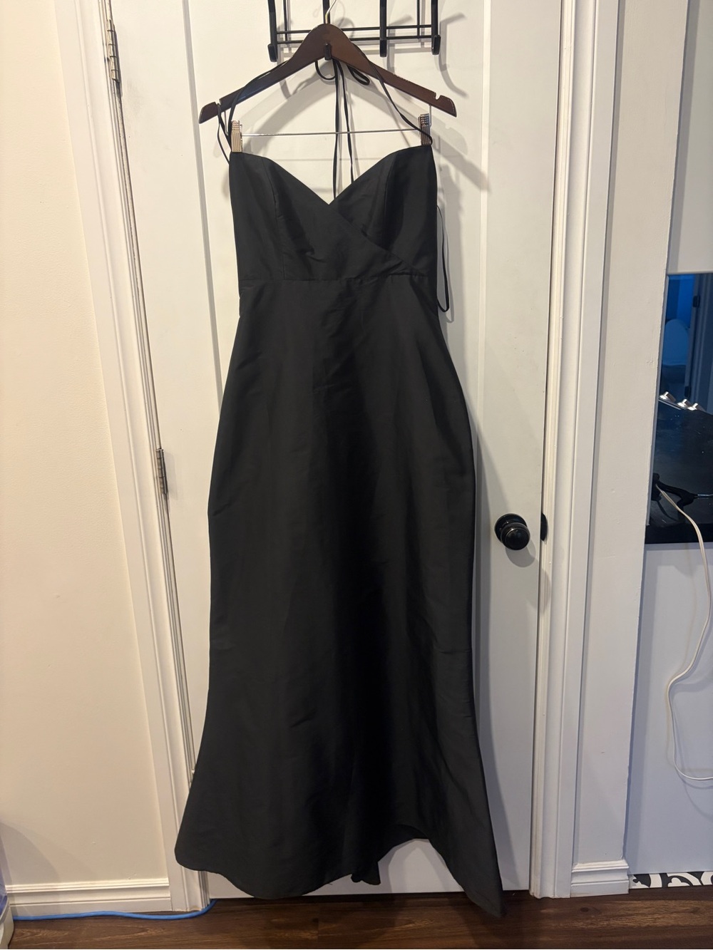 Women’s formal black floor length halter gown dress - Picture 2 of 16